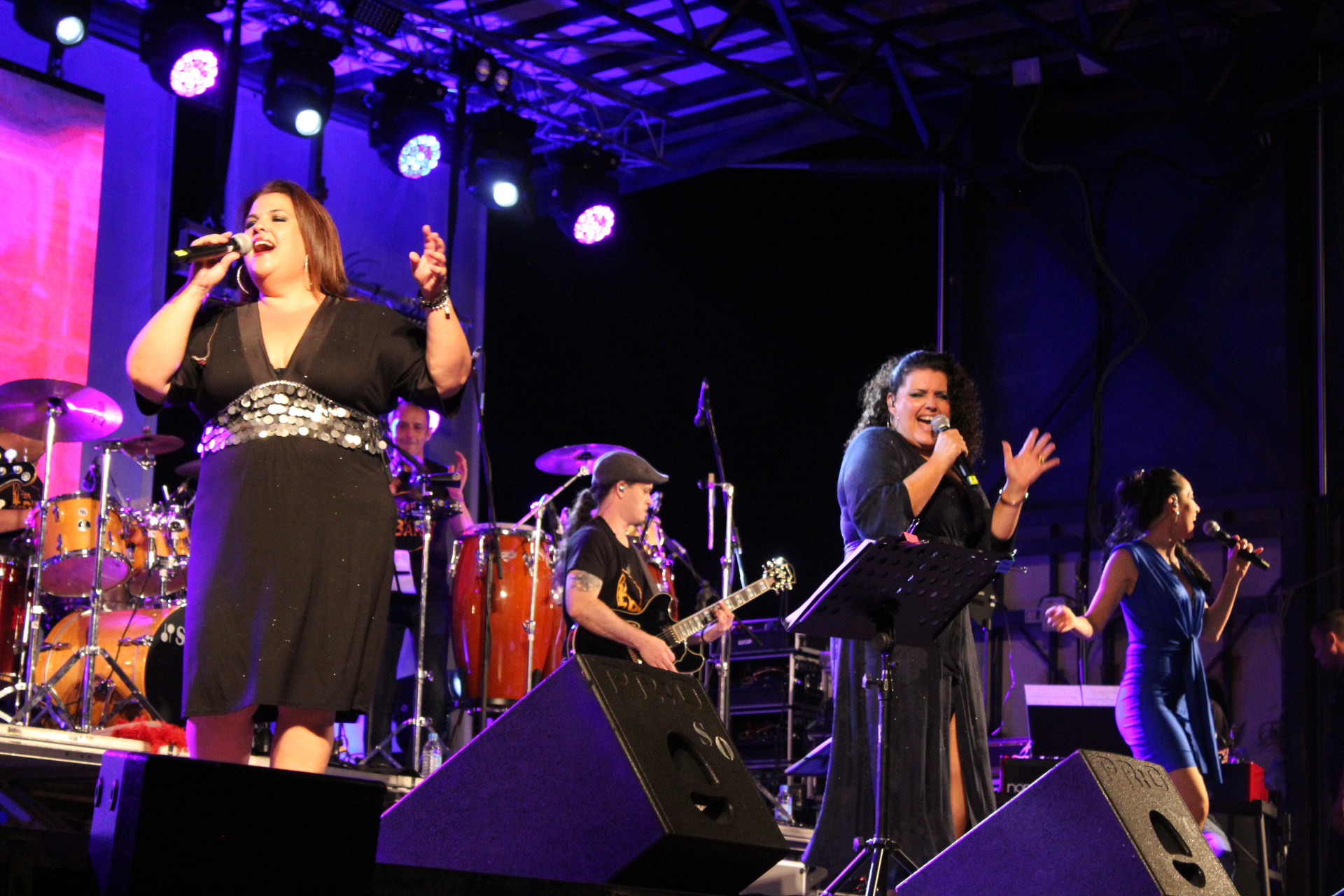 Imagen de Cientos de personas disfrutan en Arinaga de los primeros conciertos de Una Mar de Encanto